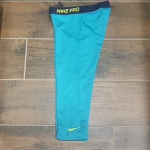 Nike Pro Capri Leggings